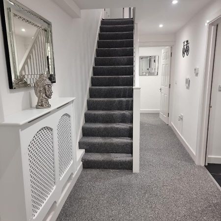 Classic 2 Bed Apartment In Oldkent Road Londres Extérieur photo