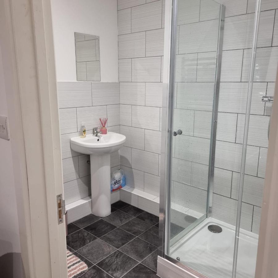 Classic 2 Bed Apartment In Oldkent Road Londres Extérieur photo