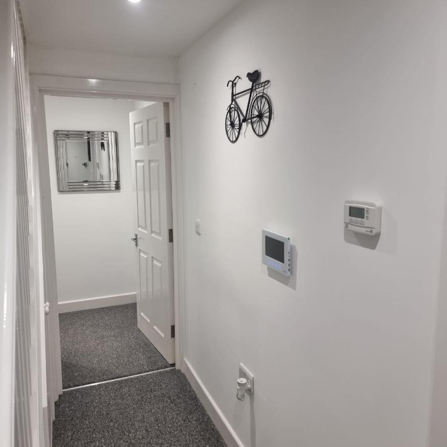 Classic 2 Bed Apartment In Oldkent Road Londres Extérieur photo
