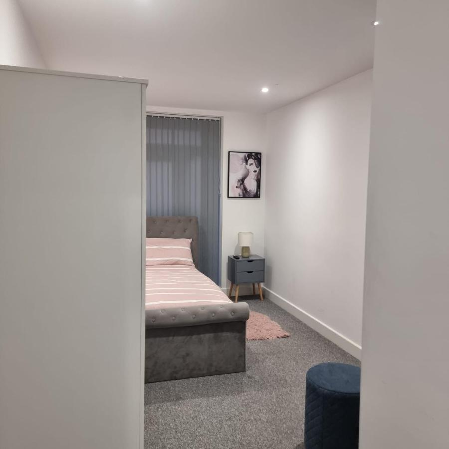 Classic 2 Bed Apartment In Oldkent Road Londres Extérieur photo